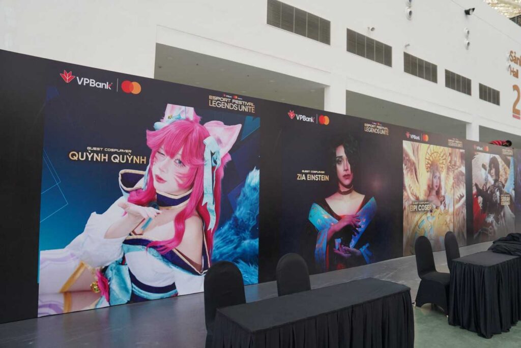 Choáng ngợp sân khấu đại tiệc eSports VPBank Presents T1 in Vietnam: The Promise Fulfilled