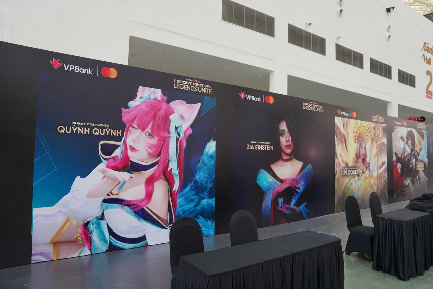 Choáng ngợp sân khấu đại tiệc eSports VPBank Presents T1 in Vietnam: The Promise Fulfilled
