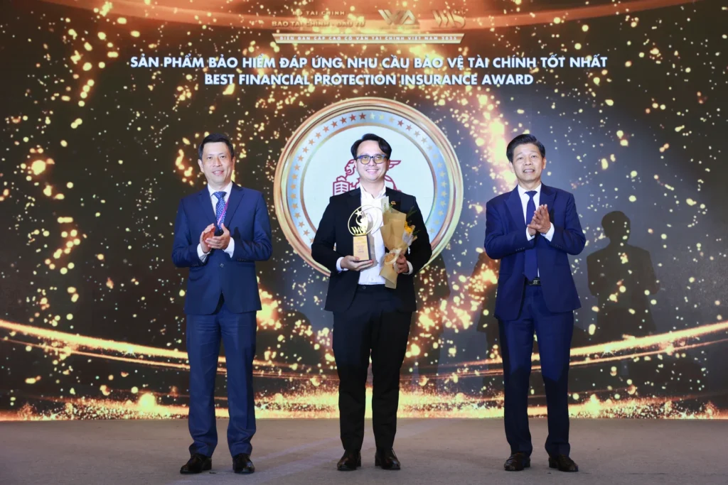 VWAS 2025 vinh danh sản phẩm bảo hiểm bảo vệ tài chính tốt nhất