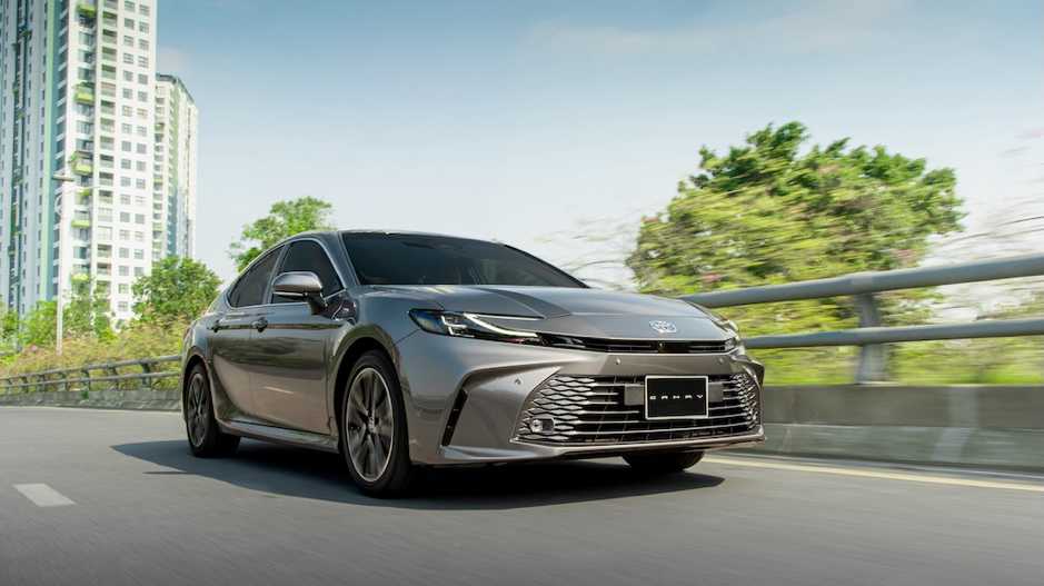 Toyota Camry HEV 2025: Huyền thoại mở ra chương mới trong kỷ nguyên xanh
