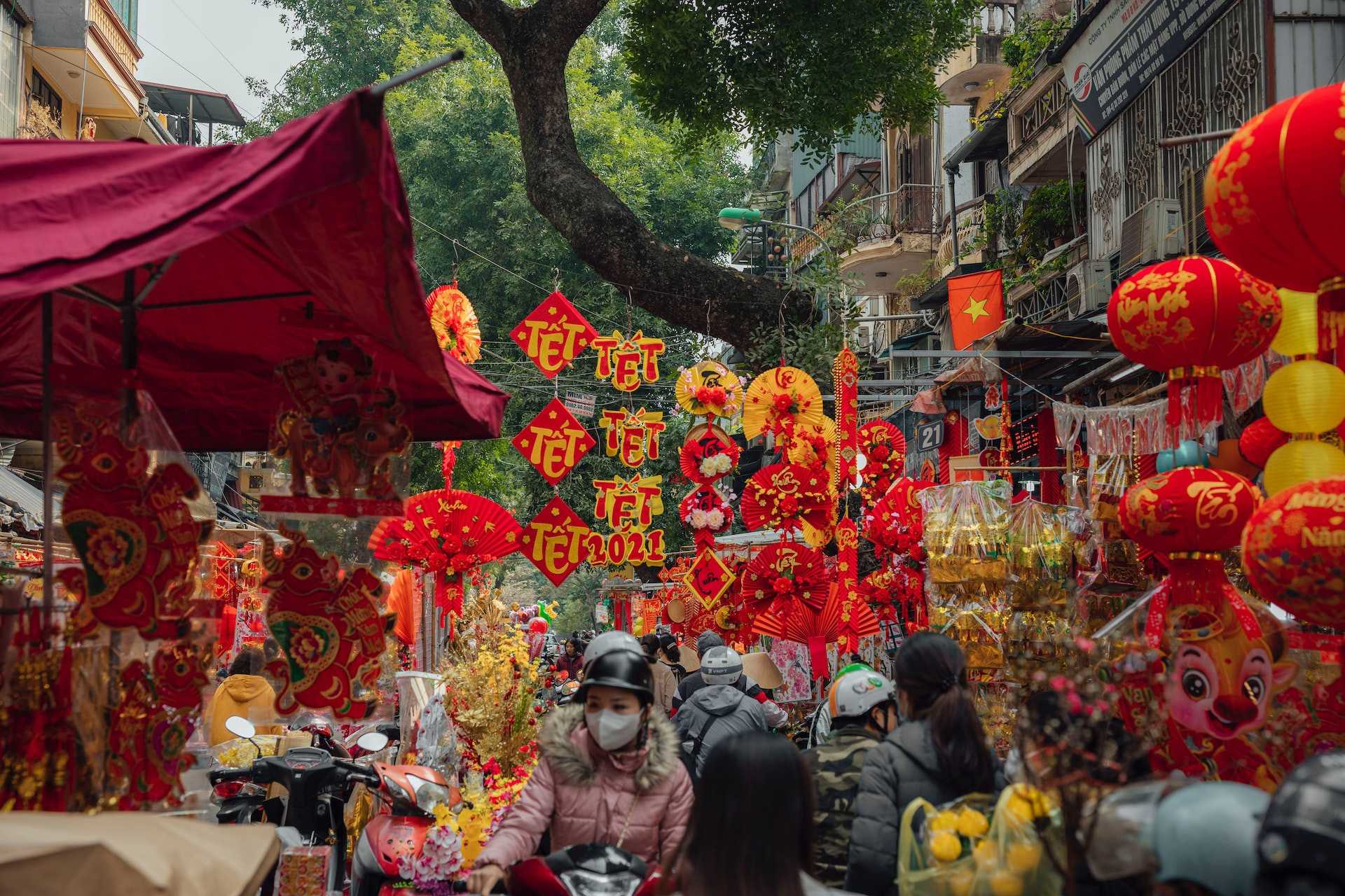 Tết nội hay Tết ngoại: Học cách đi cùng nhau trọn vẹn mùa sum vầy