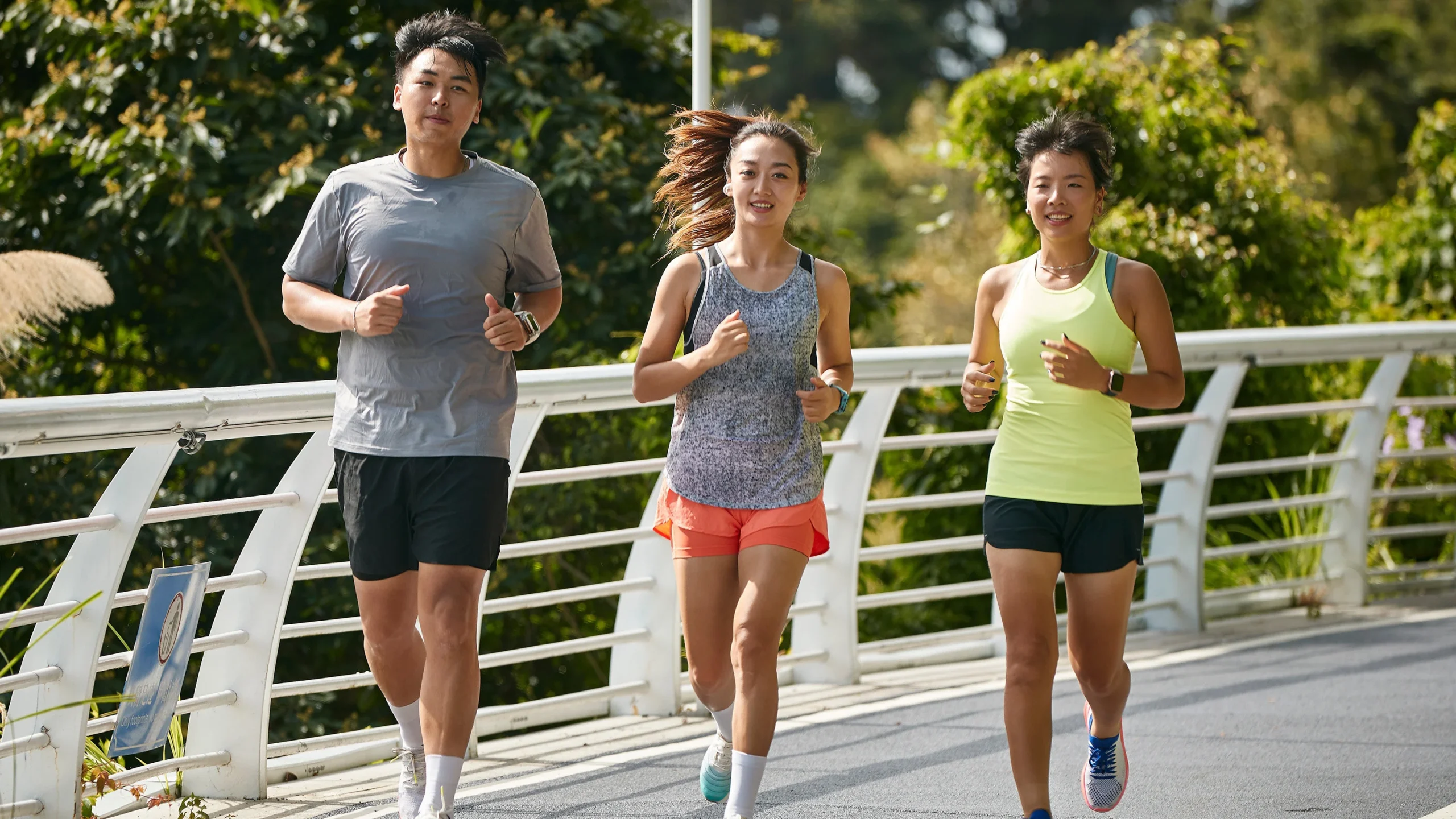 Nỗi khổ phải “vừa chạy vừa họp” của dân công sở