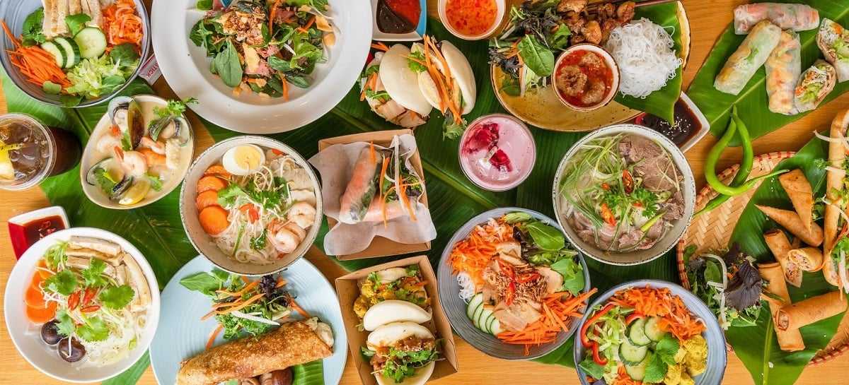 Hành Trình Vị Giác: Khám Phá 10 Tinh Hoa Đặc Sản Việt Nam Làm Say Lòng Thế Giới