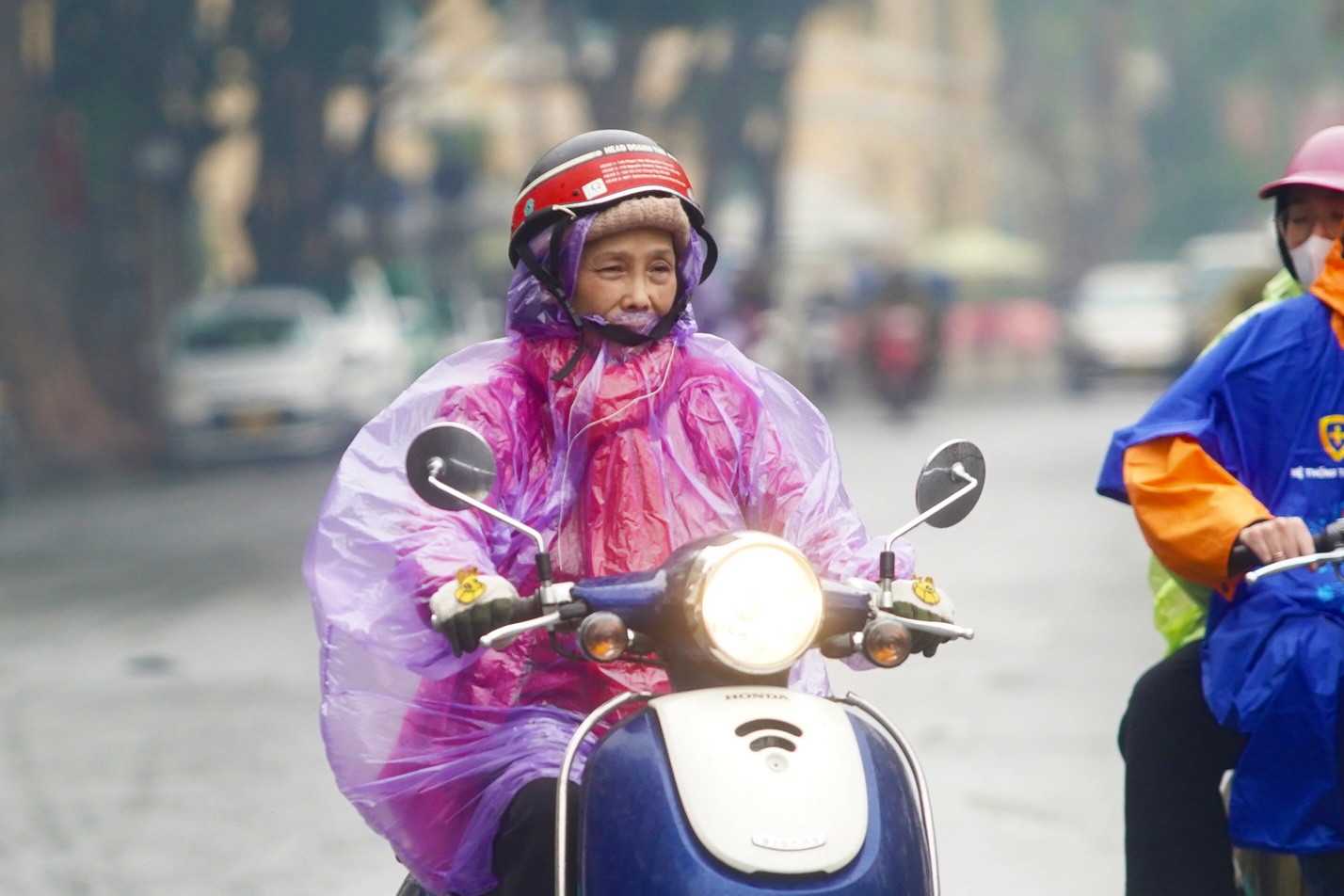 Không khí lạnh mạnh sắp tràn về, Hà Nội và nhiều địa phương rét đậm, rét hại