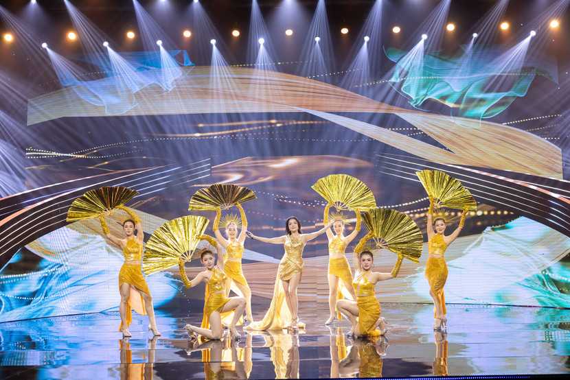 Đêm nhạc “Chào năm mới 2026” quy tụ Cẩm Ly, Thanh Ngọc, Hồ Trung Dũng và nhiều Hoa – Á hậu