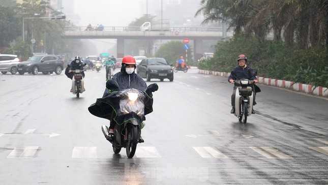 Không khí lạnh tăng cường nhẹ, Bắc bộ mưa phùn nhỏ cùng sương mù