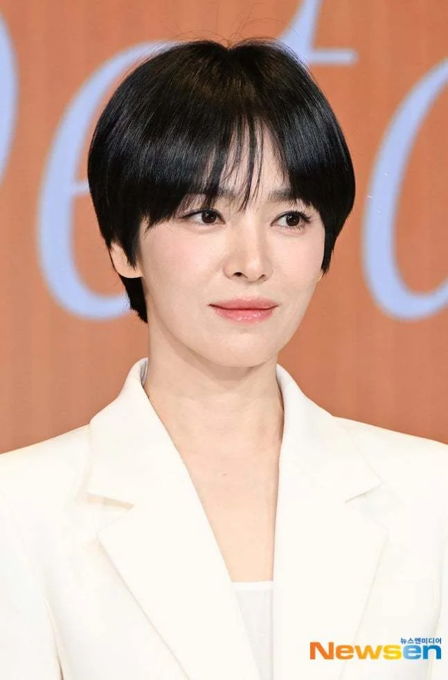 Nhan sắc Song Hye Kyo ở tuổi 45 tiếp tục nhận nhiều lời khen