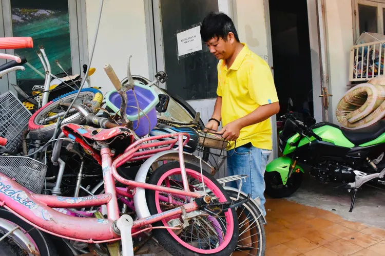 NHỮNG VÒNG QUAY TỬ TẾ TỪ NHỮNG CHIẾC XE ĐẠP CŨ