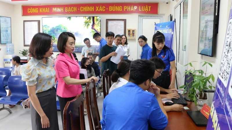 Hà Nội nâng cao hiệu quả giải quyết hồ sơ với Tổ xung kích