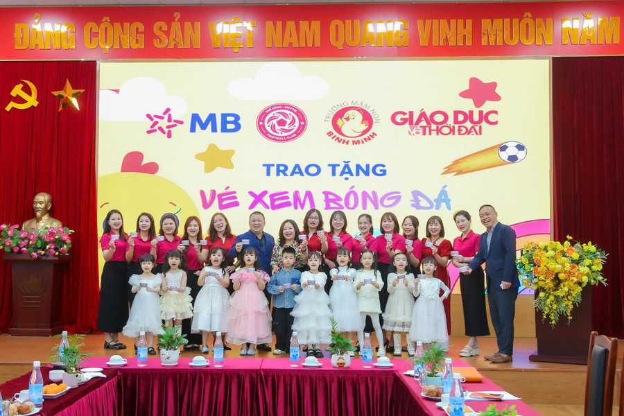 MBBank và Thể Công – Viettel mang bóng đá đỉnh cao đến gần học sinh