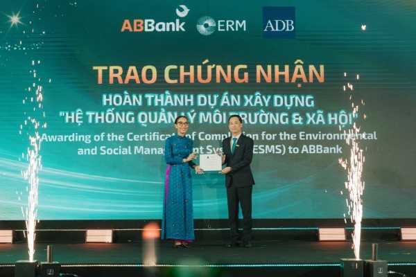 ABBank ra mắt nhận diện thương hiệu mới: Tiếp nối triết lý phụng sự khách hàng và cộng đồng