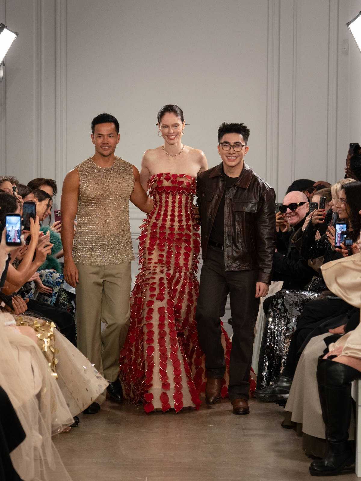 Nhìn lại BST ‘Cành vàng lá ngọc’ và khoảnh khắc lịch sử của thời trang Việt tại Paris Haute Couture Week