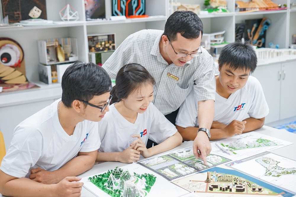 Mức học phí, điểm chuẩn của các CSGDĐH đào tạo ngành Quy hoạch vùng và đô thị