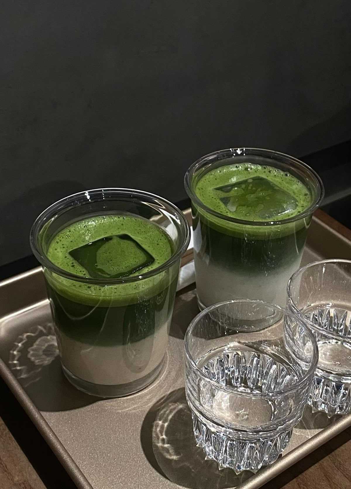 Matcha và caffeine: “Tỉnh táo êm dịu” hay chỉ là cảm giác?