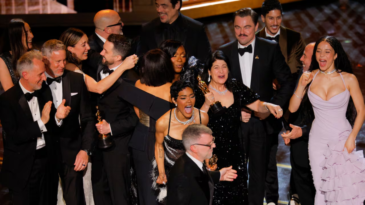 Cả khán phòng lễ trao giải Oscar 2026 vỡ òa khi One Battle After Another được vinh danh ở hạng mục Phim hay nhất. 