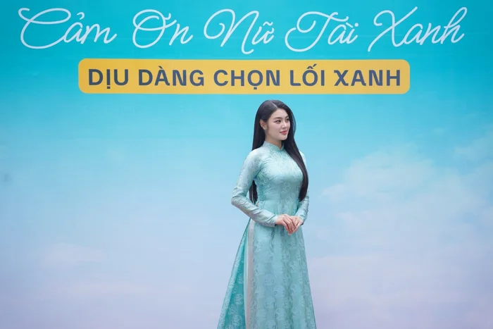 Á hậu Dương Ngọc Ánh và lời chúc ‘vững tay lái’ gửi tặng các nữ tài xế nhân dịp 8/3 tại ngày hội tuyển dụng Bác Tài Xanh